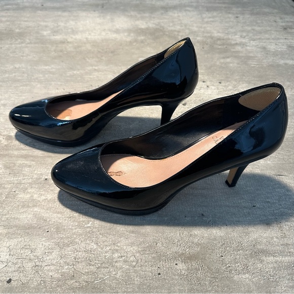 Vince Camuto pumps - Picture 1 of 5